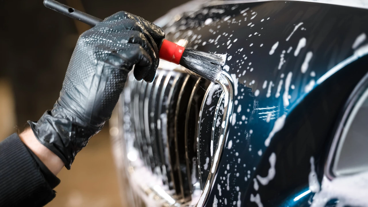 Détailing voiture extérieur à Angres, Arras, Lens, Douai, Lille - F&L Detailing & Covering
