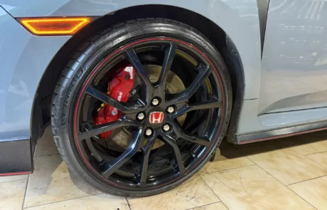 Peinture des étiers de freins Honda Civic Type R à Angres, Arras, Lens, Douai, Lille - F&L Detailing & Covering - 2