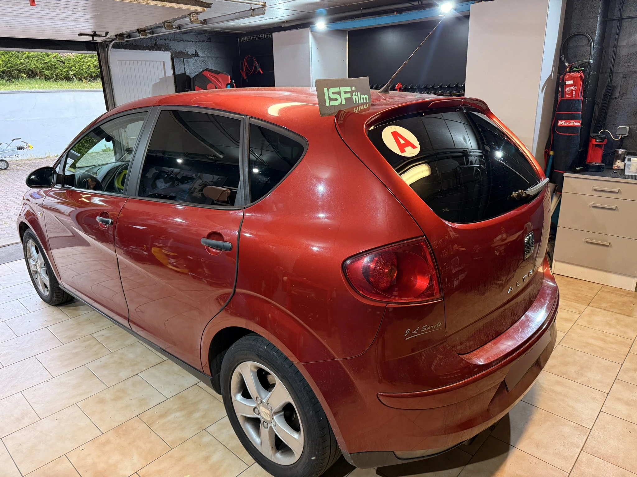 Pose de vitres teintées sur Seat Altea à Angres, Arras, Lens, Douai, Lille – F&L Detailing & Covering – 2 Pose de vitres teintées sur Seat Altea à Angres, Arras, Lens, Douai, Lille - F&L Detailing & Covering - 2